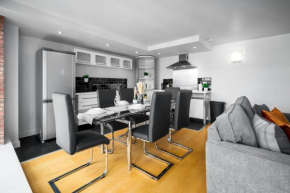 Stylish Two Bedroom Apartment - Birmingham City Centre - Central - Secure Parking - Excellent Location - 116Q